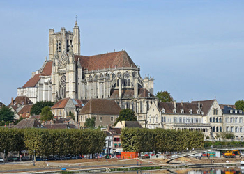 512px-2012--DSC_0034-Cathédrale-d'Auxerre